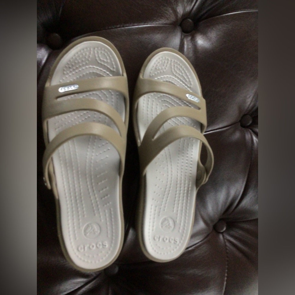 New Woman’s size 8 Crocs